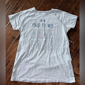 under armour  t-shirt size ylg​